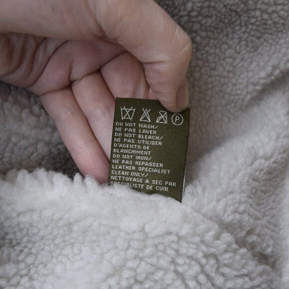 Vintage Leather Bomber Jacket with Sherpa Lining - Picture 10 of 10